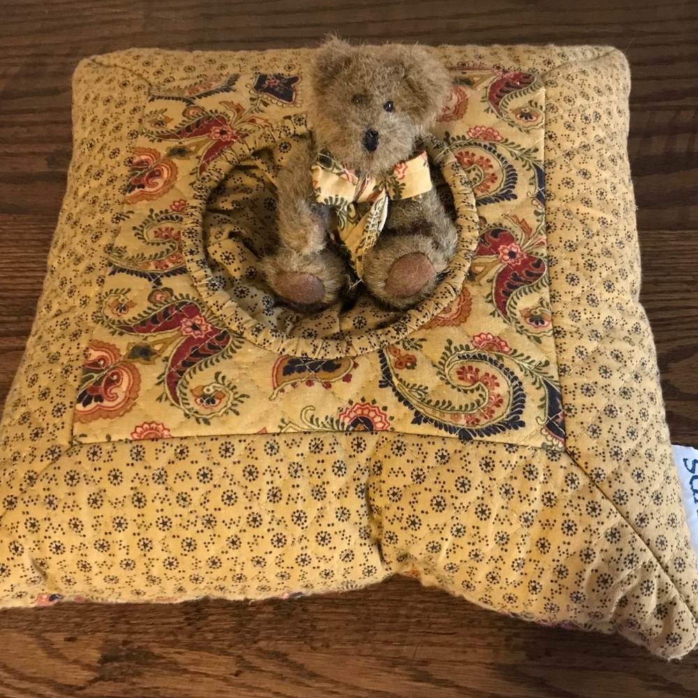 Boyd’s Bear Pillow 2003